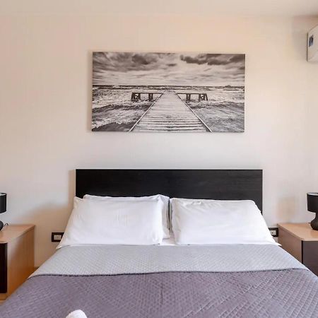 Garden Villa - Free Parking, Wi-Fi E Netflix Fiumicino Exterior foto
